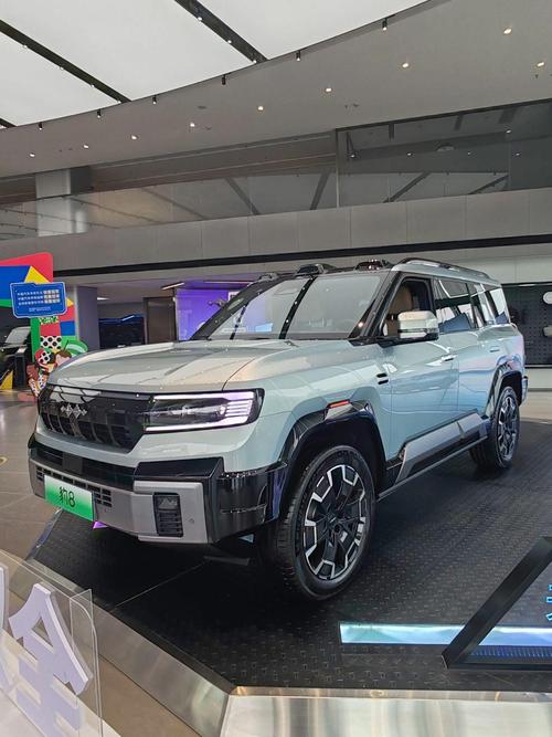 佛山41比亚迪方程豹硬派越野的爆款，英菲尼迪35周年与你共成长